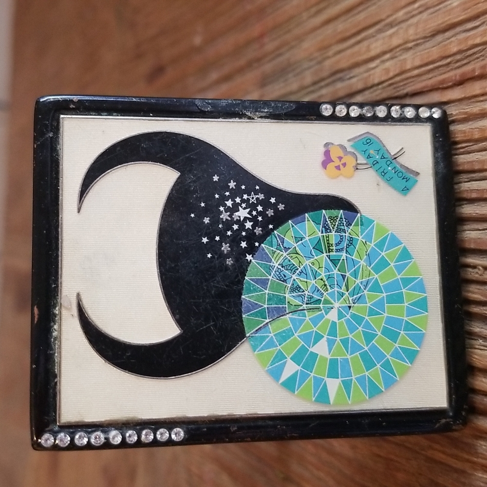 Taurus Powder Compact - empty - Picture 8 of 11